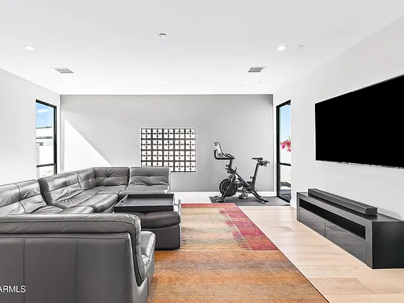 5 Bed