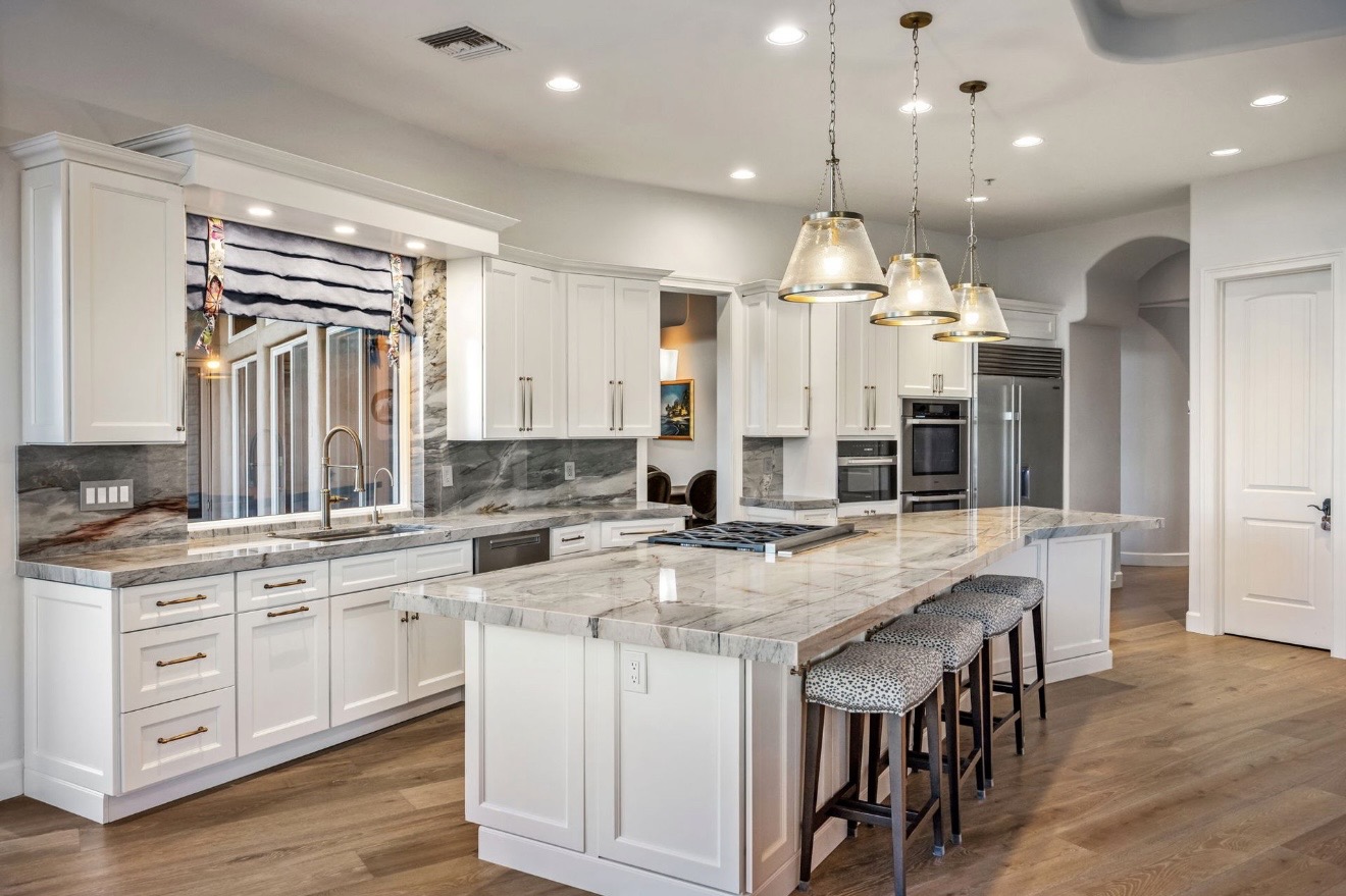 5 Bedrooms Mansion