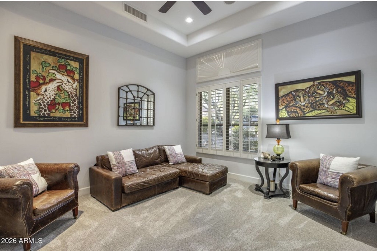 5 Bedrooms Mansion