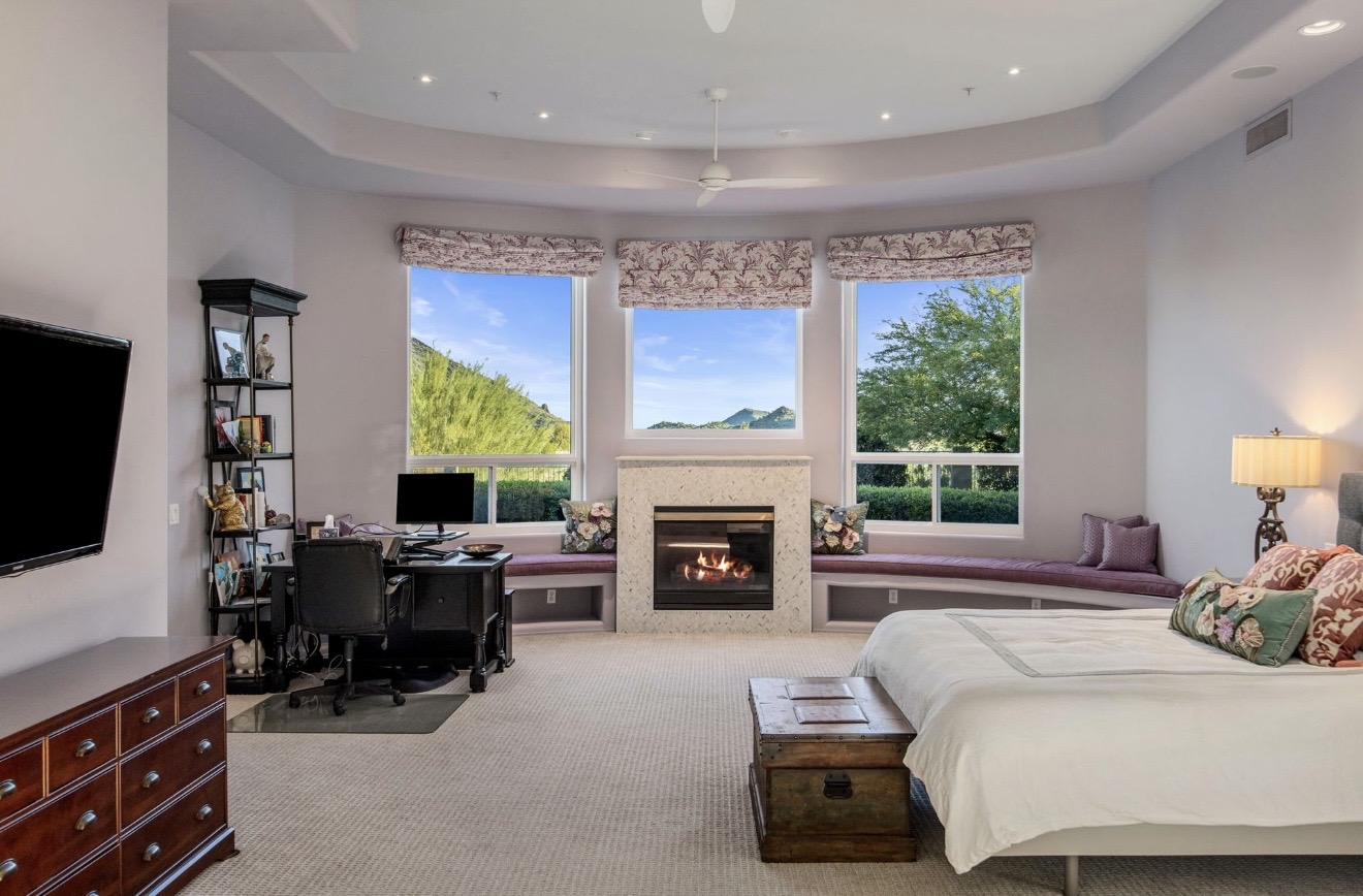 5 Bedrooms Mansion